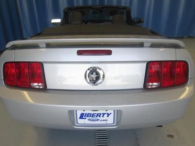 Premium V6 Convertible 4.0L Leather CD AM/FM radio Air Conditioning, image 7