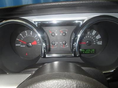 Premium V6 Convertible 4.0L Leather CD AM/FM radio Air Conditioning, image 14