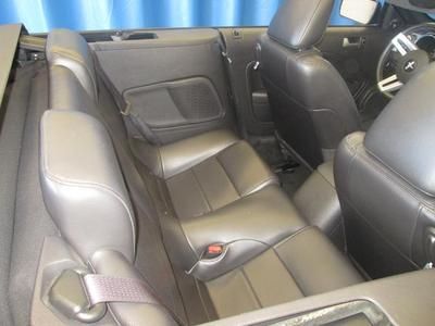 Premium V6 Convertible 4.0L Leather CD AM/FM radio Air Conditioning, image 22