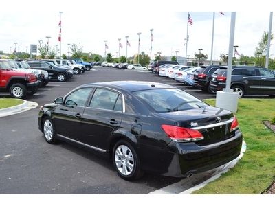 Limited 3.5L CD 12 Speakers AM/FM radio MP3 decoder Radio data system ABS brakes, image 5