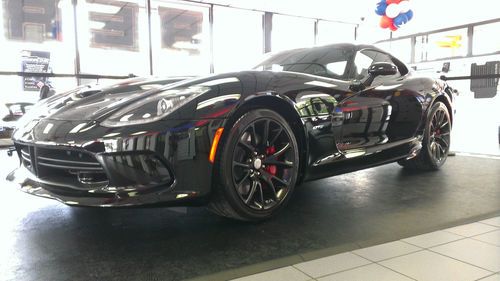 Brand new venom black gts / laguna package / gunmetal gts racing stripes / rare!