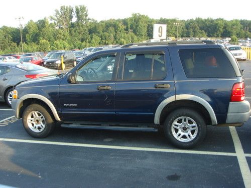 2002 Ford Explorer XLS Sport Utility 4-Door 4.0L, image 3