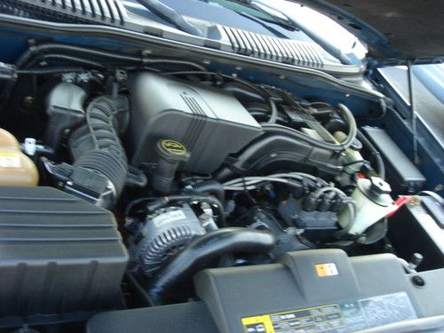 2002 Ford Explorer XLS Sport Utility 4-Door 4.0L, image 11