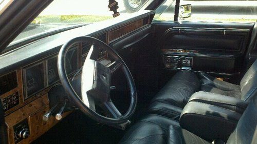 1986 Lincoln Town Car, image 4