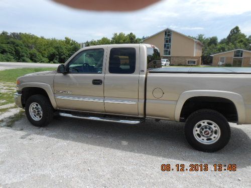 06 gmc 2500 extended cab very nice, hard to find one like this.