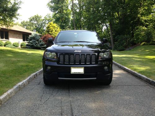 2012 Jeep Grand Cherokee Altitude Edition, Black on Black!, image 8