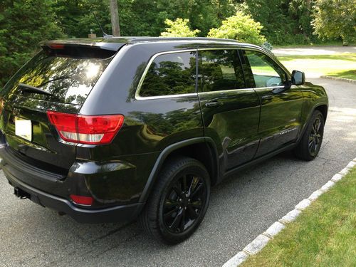 2012 Jeep Grand Cherokee Altitude Edition, Black on Black!, image 10