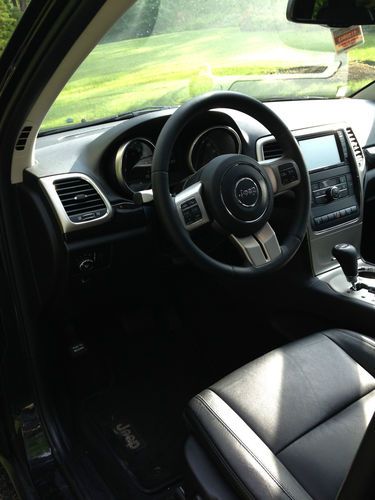 2012 Jeep Grand Cherokee Altitude Edition, Black on Black!, image 21