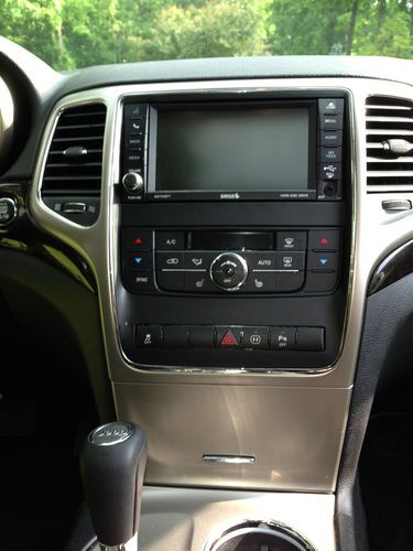 2012 Jeep Grand Cherokee Altitude Edition, Black on Black!, image 24