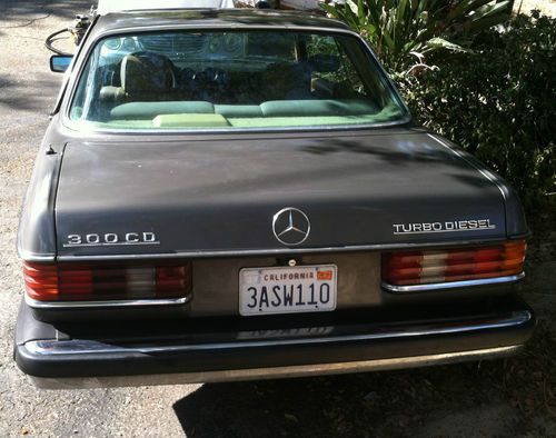 Mercedes- Benz 300 CD 1983, image 2