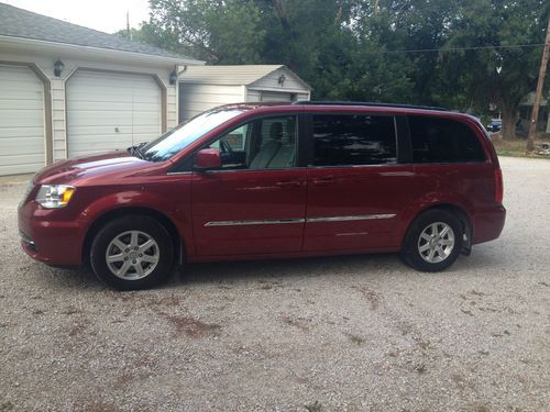 2011 chrysler town &amp; country