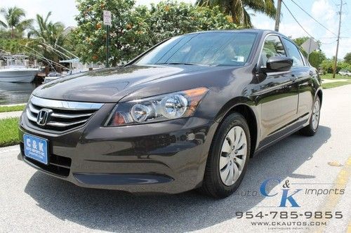 Only 4209 miles!! 1owner power windows/door locks rear seat pass-thru