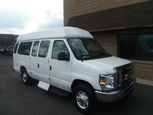 10 ford e-250 isle seating airport shuttle school bus seating 12 passenger 26k