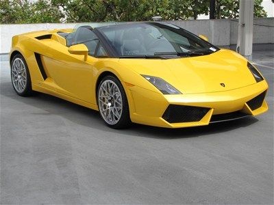 2011 convertible giallo midas pearl yellow