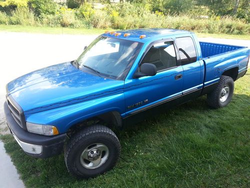 2001 dodge ram 1500 laramie extended cab pickup 4-door 5.9l