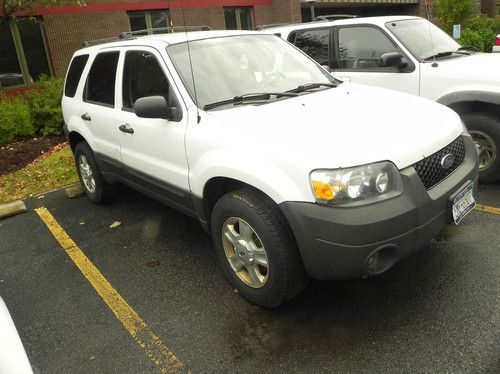 2006 ford escape xlt sports utility 4wd fwd white 4 door automatic