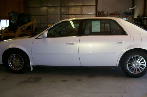 2005 cadillac deville dhs sedan 4-door 4.6l( no reserve) local pickup only