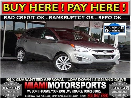 We finance '11 hyundai suv limited edition 1 owner clean carfax leather sunroof