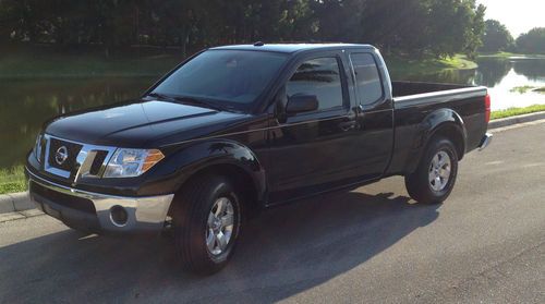 2011 nissan frontier sv king cab 2wd with only 7082 miles!!!!