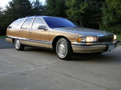 **2 owner**1996 buick roadmaster estate wagon**collector edition**