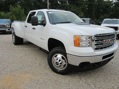 New 3500 gmc crew cab 4x4 long bed diesel