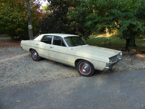 1969 ford torino sedan 4dr. survivor 302ci v8, white/yellow exterior, green int.