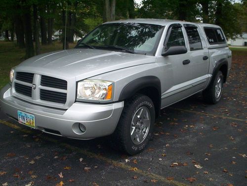 2006 dodge dakota slt crew cab pickup 4-door 3.7l,low miles,warranty,4wd,are cap