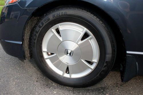 2008 Honda Civic Hybrid Sedan with Navigation - One Owner - Dealer Serviced, image 11