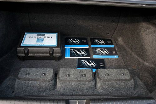 2008 Honda Civic Hybrid Sedan with Navigation - One Owner - Dealer Serviced, image 17