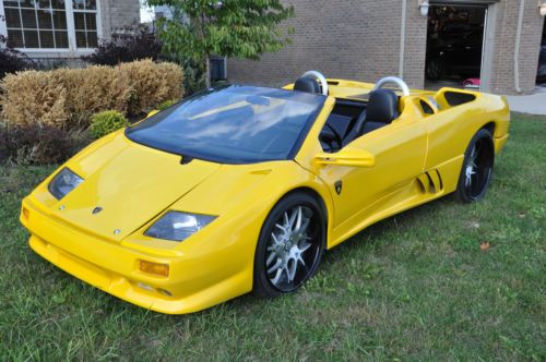 Lamborghini gtr convertible replica    darin 248-521-8567  no reserve ..........