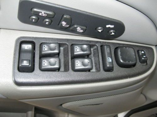 2004 Chevrolet Suburban 2500 LT Sport Utility 4-Door 6.0L, image 6