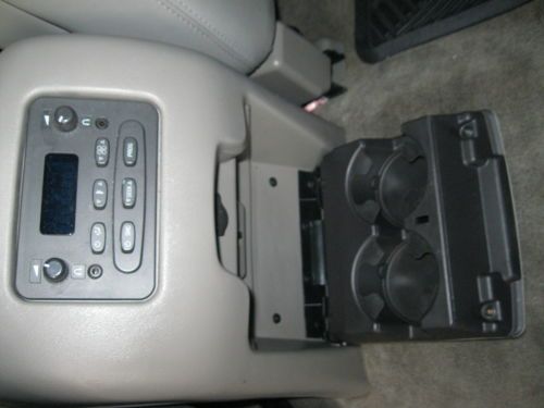 2004 Chevrolet Suburban 2500 LT Sport Utility 4-Door 6.0L, image 8