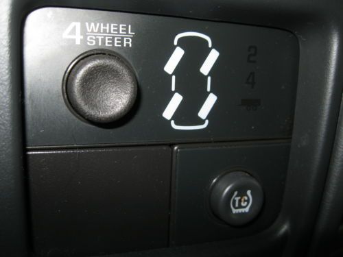 2004 Chevrolet Suburban 2500 LT Sport Utility 4-Door 6.0L, image 9