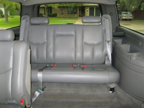 2004 Chevrolet Suburban 2500 LT Sport Utility 4-Door 6.0L, image 14