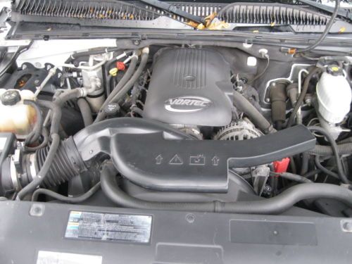 2004 Chevrolet Suburban 2500 LT Sport Utility 4-Door 6.0L, image 16