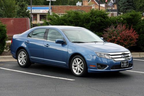 Only 20k miles w/sync, black heated leather, moonroof, led lighting, 17&#034; wheels