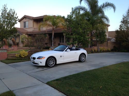 2004 bmw z4 white - 18k low miles original owner 2.5i convertible 2-door 2.5l