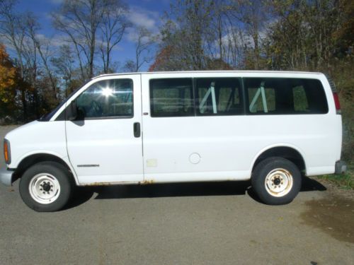 1999 gmc savanna 2500 8 passenger van