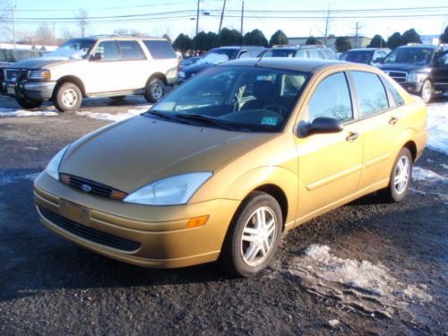 2001 ford focus se sedan 4-door 2.0l