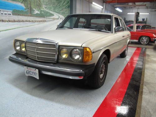 1985 Mercedes 300 TD Sedan..Nice California Rust Free Example !, image 3
