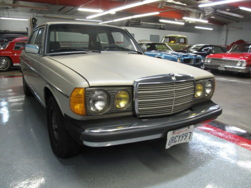 1985 Mercedes 300 TD Sedan..Nice California Rust Free Example !, image 5