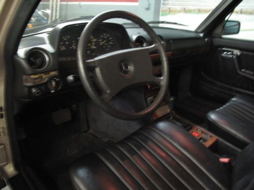 1985 Mercedes 300 TD Sedan..Nice California Rust Free Example !, image 20