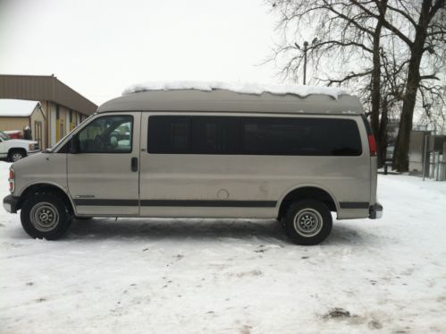 2001 chevrolet express 3500 hi-top wheelchair van in great condition