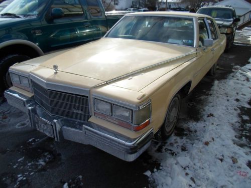 NICE// 1986 Caddy Fleetwood Fully Loaded  w/5.0L, image 4