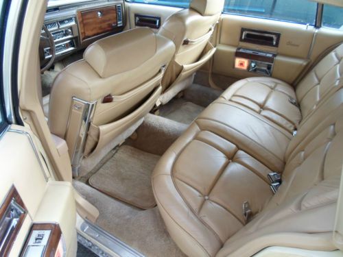 NICE// 1986 Caddy Fleetwood Fully Loaded  w/5.0L, image 7