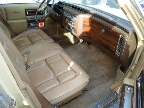 NICE// 1986 Caddy Fleetwood Fully Loaded  w/5.0L, image 8