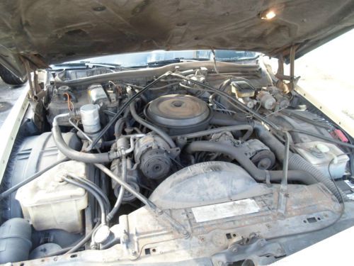 NICE// 1986 Caddy Fleetwood Fully Loaded  w/5.0L, image 10