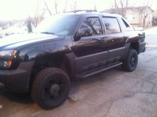 2004 chevrolet avalanche 2500 base crew cab pickup 4-door 6.6 lbz duramax