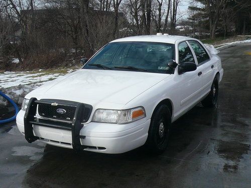 2007 ford crown victoria police interceptor sedan 4-door 4.6l...low milage 85000