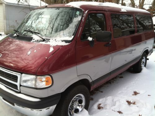 1997 dodge van b2500 passenger wagon fully loaded excellent original low mileage